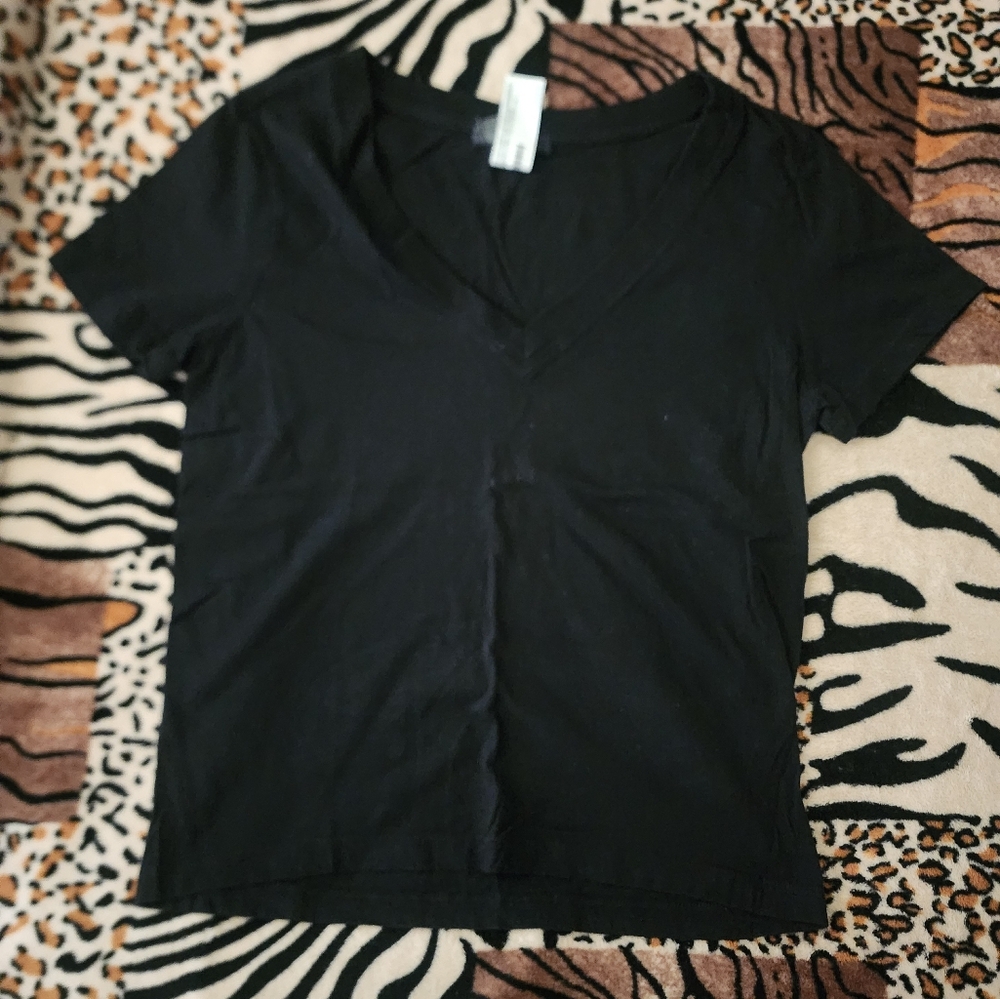 Junior's Black V-Neck Short Sleeve T-Shirt, Size: Small